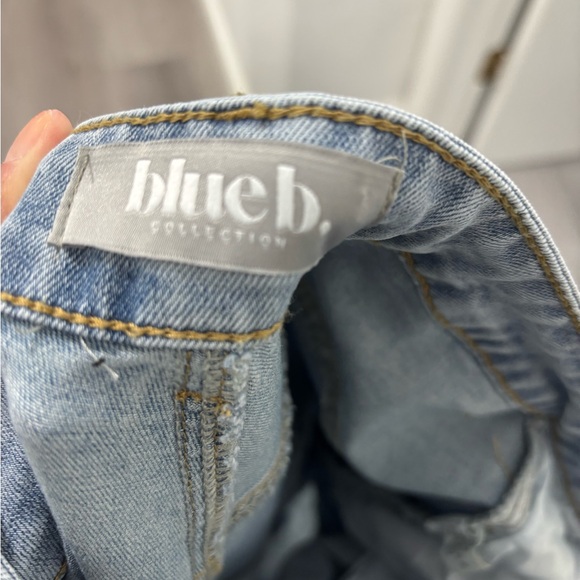 Ultra High Rise Wide Leg Rhinestone Stretch Jean - Picture 5 of 9